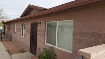 2602 E Southgate Ave in Phoenix, AZ - Building Photo