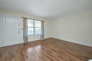 2727 Highland Ave in Birmingham, AL - Building Photo