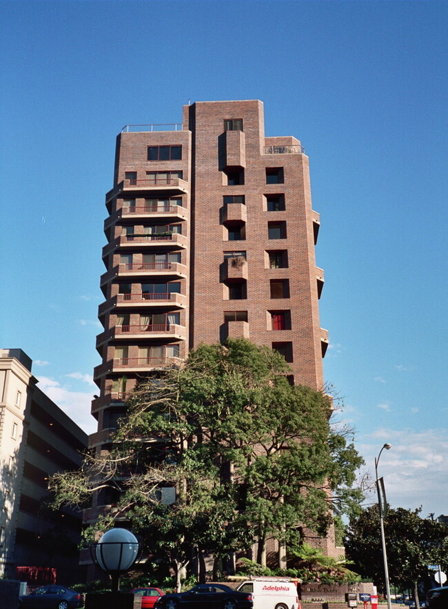 The Thayer in Los Angeles, CA - Building Photo - Building Photo