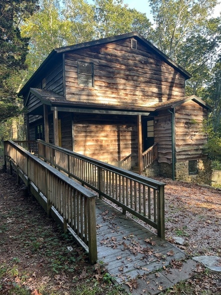 103 Pequotsepos Rd in Stonington, CT - Building Photo - Building Photo