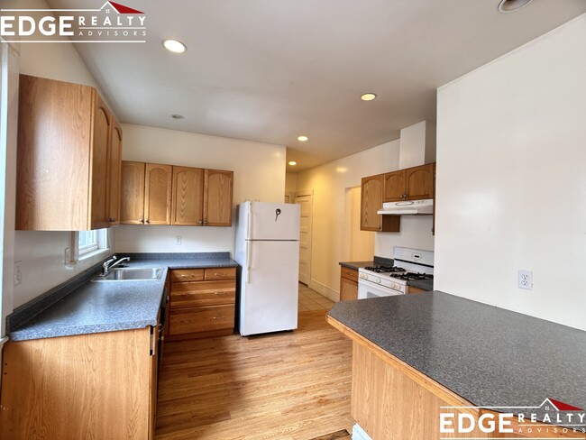 325 Faneuil St, Unit 3 in Boston, MA - Building Photo - Building Photo