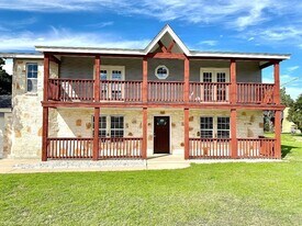 8508 Grandview Dr in Jonestown, TX - Building Photo