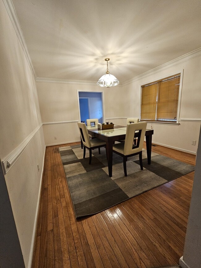 property at 1300 Lomond Dr