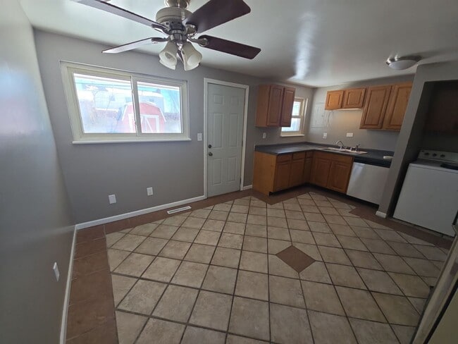 7718 Blackshear Dr in Dayton, OH - Building Photo - Building Photo