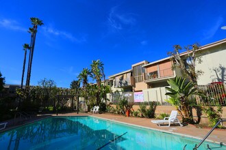 6259-6301 Coldwater Canyon Ave in North Hollywood, CA - Building Photo - Building Photo