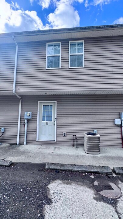 11 Tall Grass Ln in Morgantown, WV - Building Photo