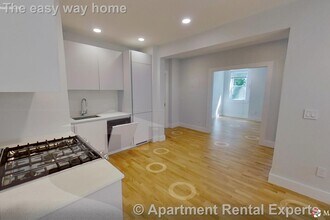 136 Highland Ave in Somerville, MA - Building Photo - Building Photo
