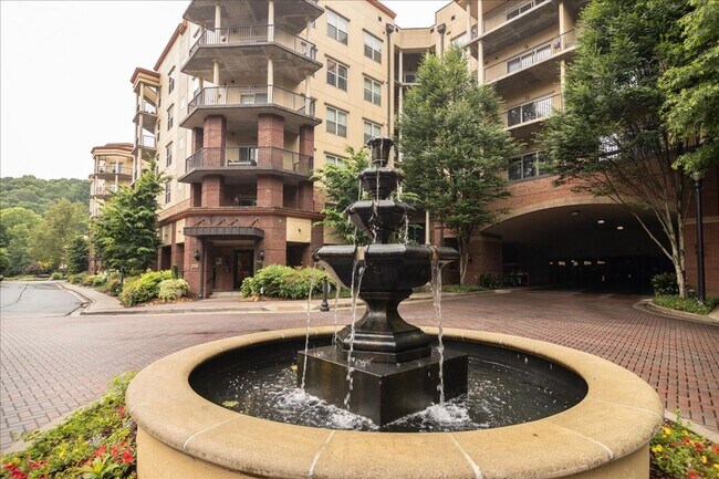 200 River Vista Drive in Atlanta, GA - Building Photo - Building Photo
