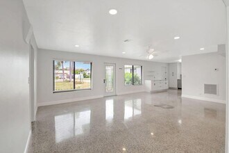 3550 NE 4th Ave in Boca Raton, FL - Building Photo - Building Photo