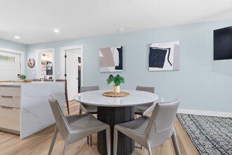 2751 Sydelle St in Sarasota, FL - Building Photo - Building Photo