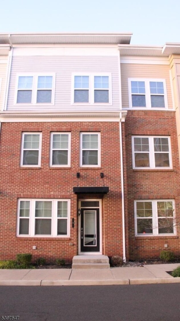 6 Bond St in North Brunswick, NJ - Building Photo - Building Photo