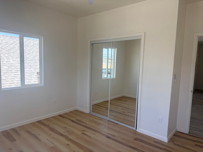 236 W 47th St, Unit 236 in Los Angeles, CA - Building Photo - Building Photo