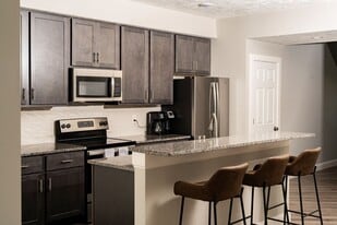 3410 Summers Gate Dr in Baldwinsville, NY - Building Photo