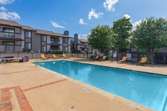 The Reserve at Lake Highlands in Dallas, TX - Building Photo - Building Photo