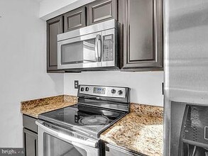 7909 Hugh Mullen Dr in Manassas, VA - Building Photo - Building Photo