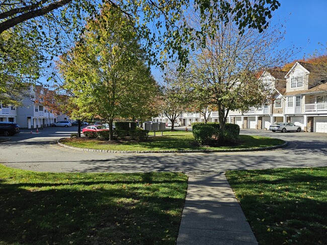 70 Loch Ln in Roxbury Township, NJ - Building Photo - Building Photo