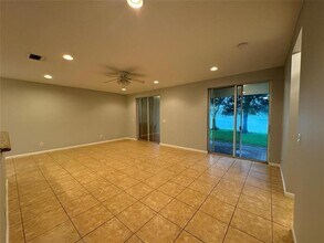 763 Belle Grove Ln in Royal Palm Beach, FL - Foto de edificio - Building Photo