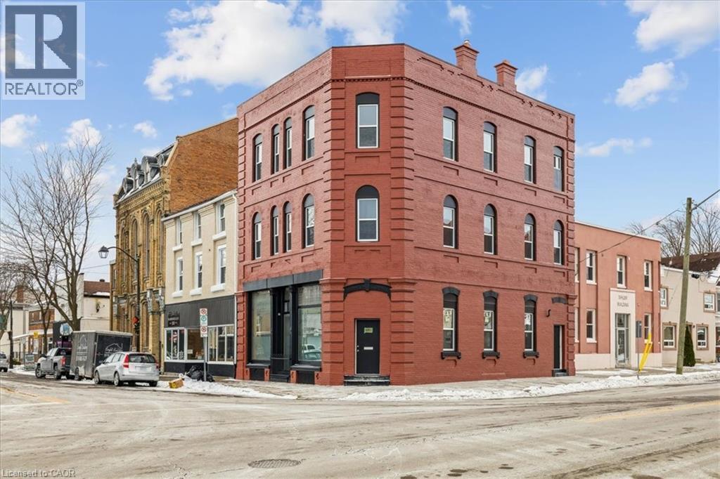 68 Peel St in Simcoe, ON - Building Photo