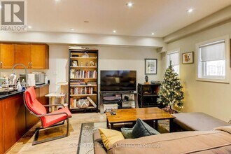 21 Earl St in Toronto, ON - Building Photo - Building Photo