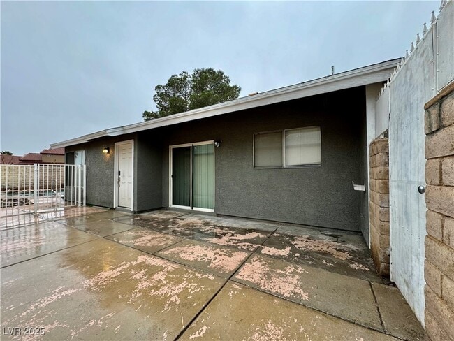 7289 Topeka Dr in Las Vegas, NV - Building Photo - Building Photo