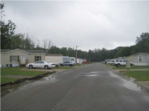 Noel Cove Mobile Home Park in Rossville, GA - Building Photo - Other