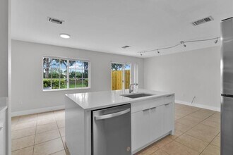 6599 Old Farm Trail in Boynton Beach, FL - Building Photo - Building Photo
