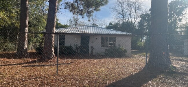 property at 1410 E 2nd Ave