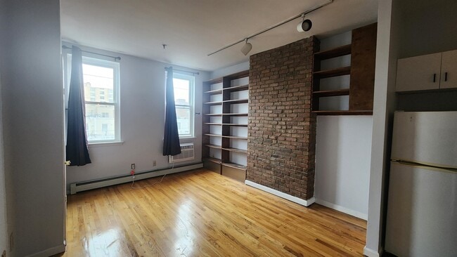 222 Madison St in Hoboken, NJ - Building Photo - Building Photo