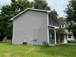 523 Locust St in Rockford, IL - Building Photo - Building Photo