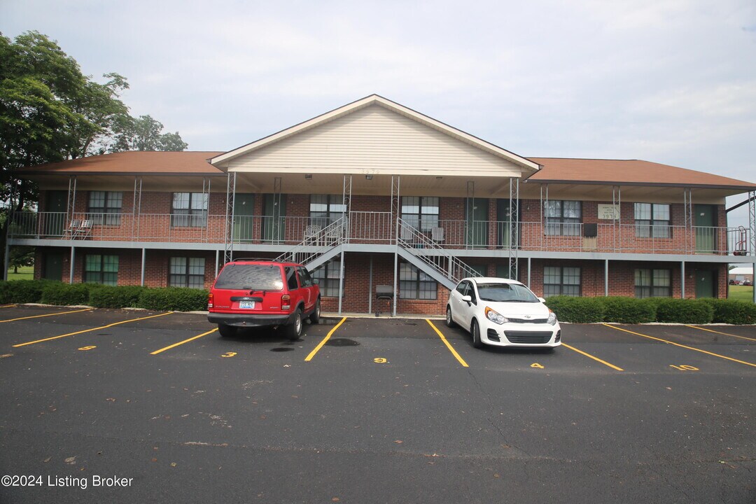 3979 Scenic Trail-Unit -3 in Hebron Estates, KY - Building Photo