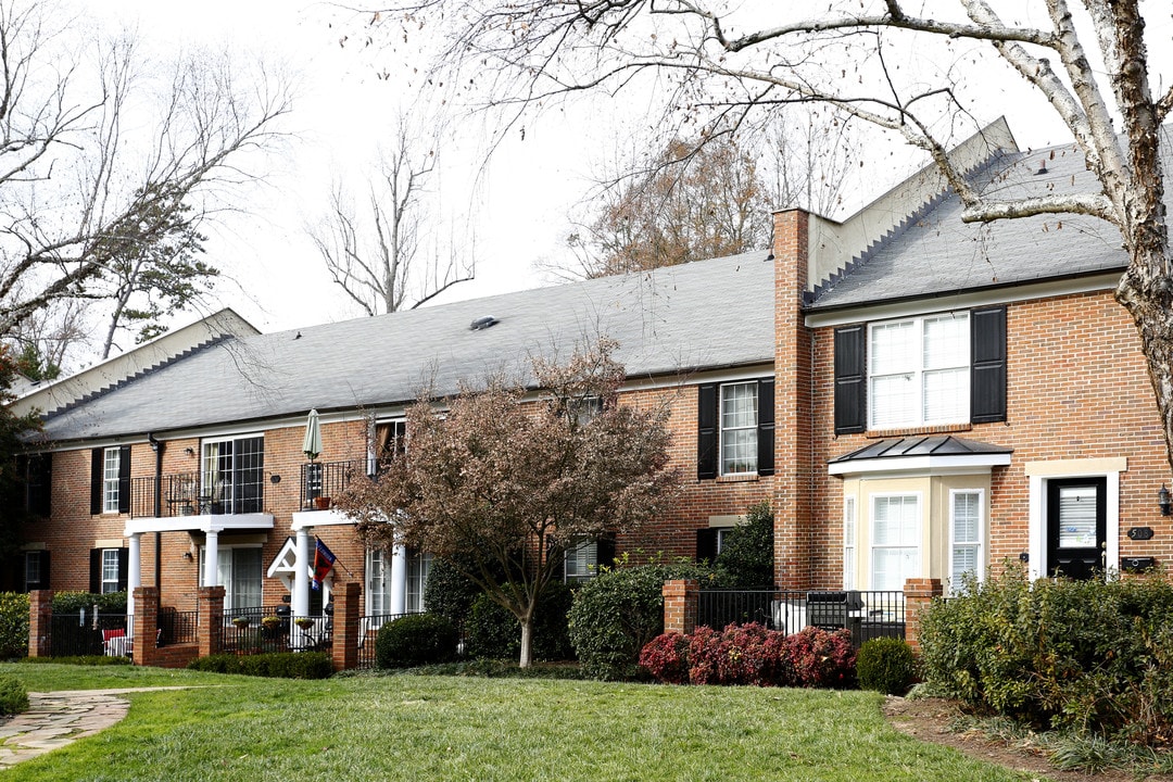 Lullwater Parc in Atlanta, GA - Building Photo