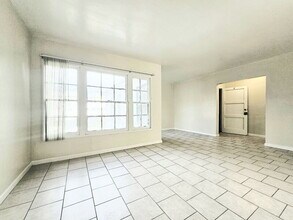 2366 Venice Blvd. in Los Angeles, CA - Building Photo - Building Photo