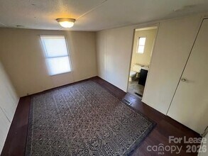 127 Dorchester Ln in Troutman, NC - Foto de edificio - Building Photo