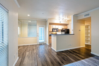 The Hamilton Apartments in Austin, TX - Building Photo - Interior Photo