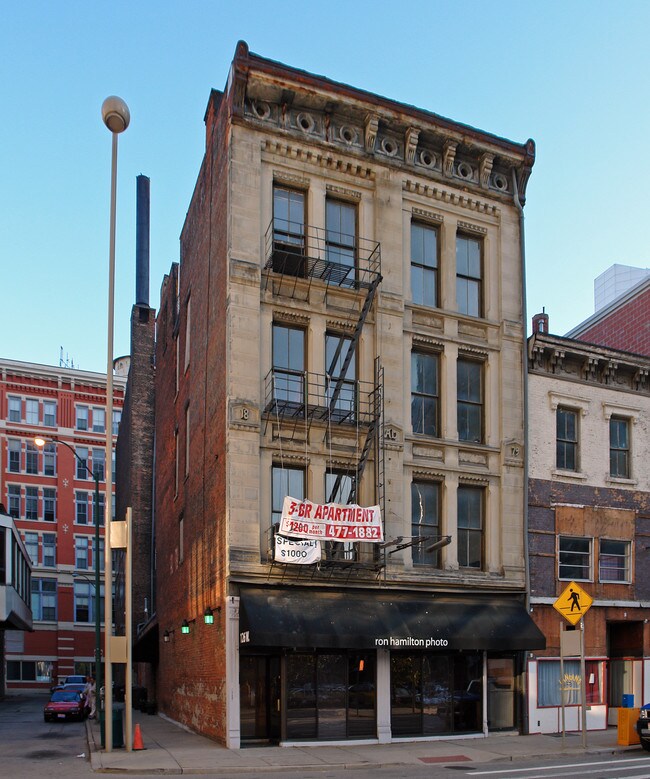 126 W Sixth St in Cincinnati, OH - Building Photo - Building Photo
