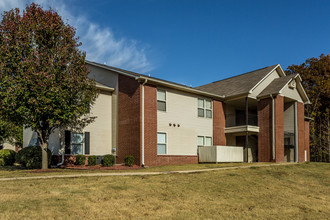 Chapel Ridge in Forrest City, AR - Foto de edificio - Building Photo