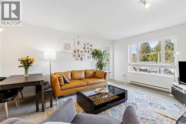 property at 404 W 23 St