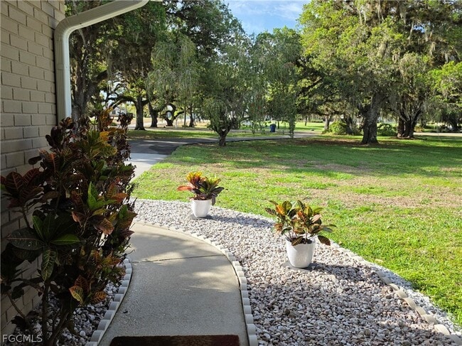 1250 Riverbend Dr in La Belle, FL - Building Photo - Building Photo