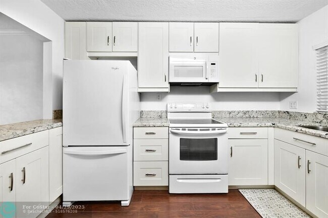 1750 NW 3rd Terrace in Fort Lauderdale, FL - Foto de edificio - Building Photo
