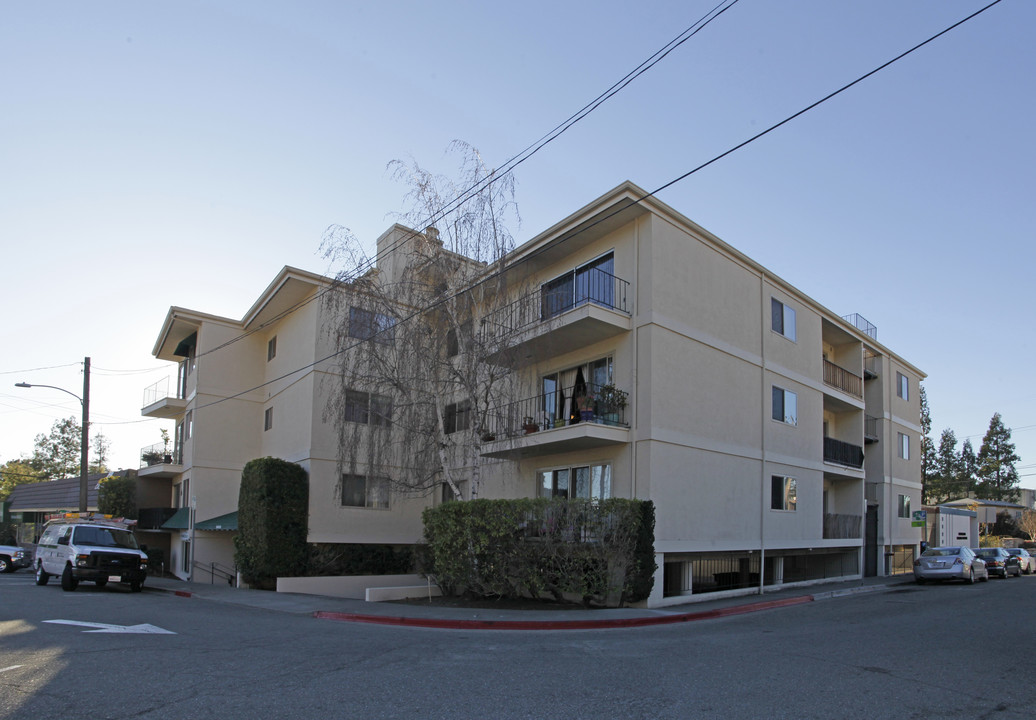 5021-5025 Woodminster Ln in Oakland, CA - Building Photo