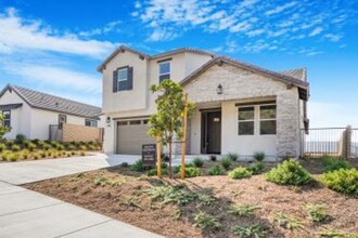 28522 Orange Pk Dr-Unit -SHA2 in Castaic, CA - Building Photo - Building Photo