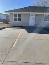 310 Galvin Rd N, Unit 3 in Bellevue, NE - Foto de edificio - Building Photo