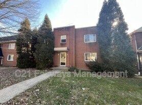 306.5 Lenox Ave in Forest Hills, PA - Building Photo