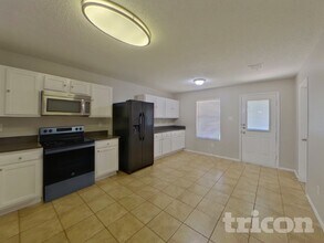 2983 Celian Dr in Grand Prairie, TX - Foto de edificio - Building Photo