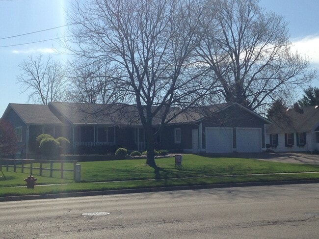 property at 4194 Ivanrest Ave SW