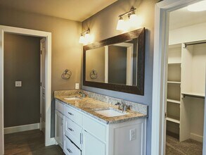 700 Hawthorn Way, Unit 7-206 in Centerton, AR - Foto de edificio - Building Photo