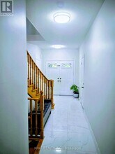 131 Royal Appian Crescent in Vaughan, ON - Building Photo - Building Photo