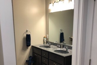 417 Locust St, Unit 2 in Marshall, MI - Building Photo - Building Photo