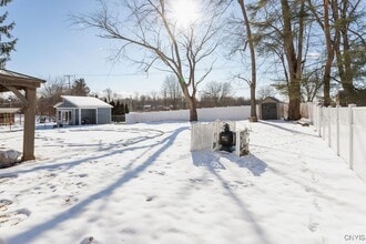 7485 Apache Ln in Liverpool, NY - Building Photo - Building Photo