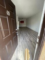 5491 W 24th Ave in Hialeah, FL - Building Photo